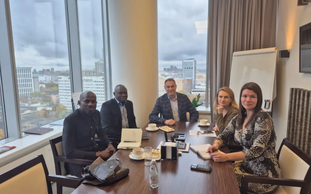 SÉANCE DE TRAVAIL AU SIÈGE DE LOKO BANK À MOSCOU