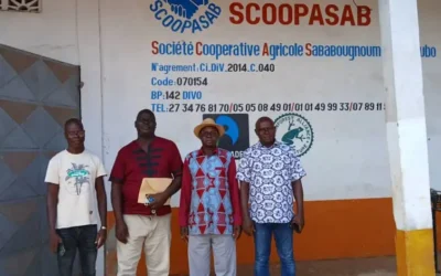 SÉANCE DE TRAVAIL AVEC UNE COOPÉRATIVE DE CAFÉ-CACAO